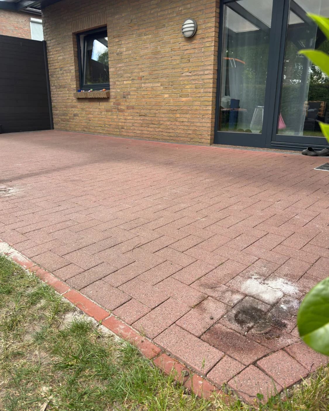 Terrasse in Rendsburg vor der Aufbereitung