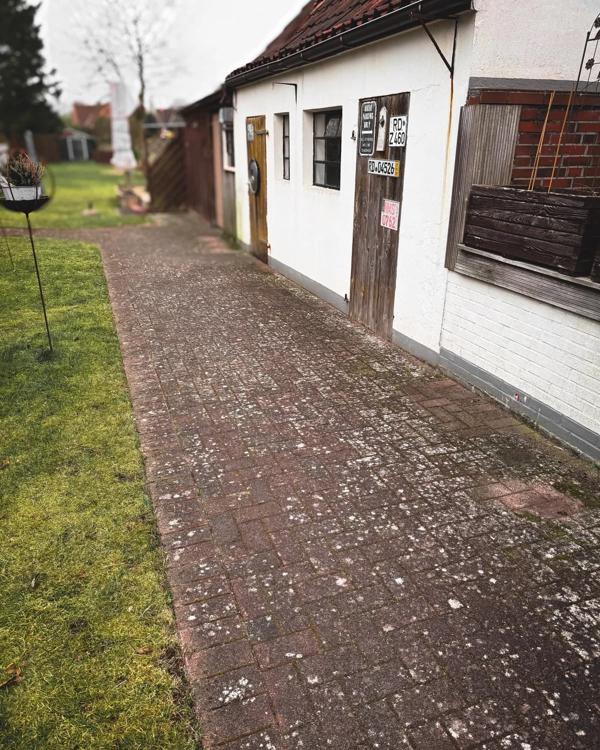 Hoffläche / Zuwegung in Neumünster vor der Aufbereitung