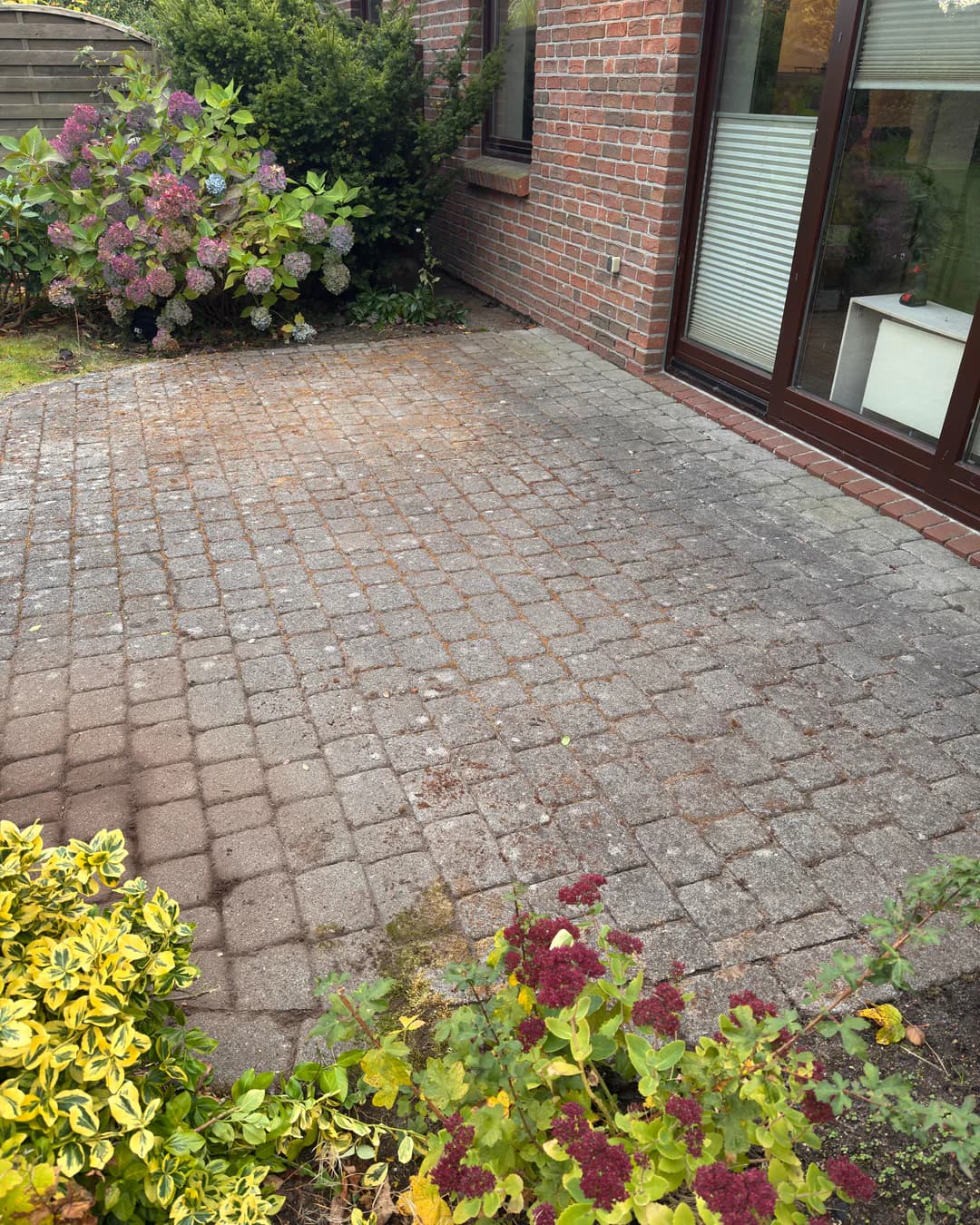 Terrasse in Fleckeby vor der Aufbereitung